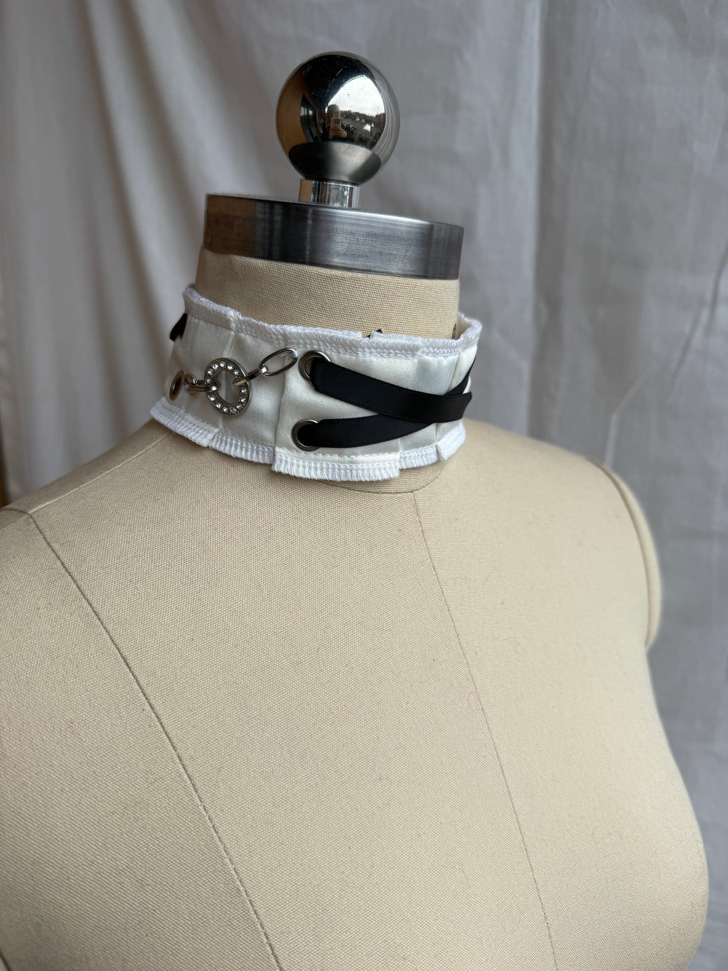 Ivory bond Choker