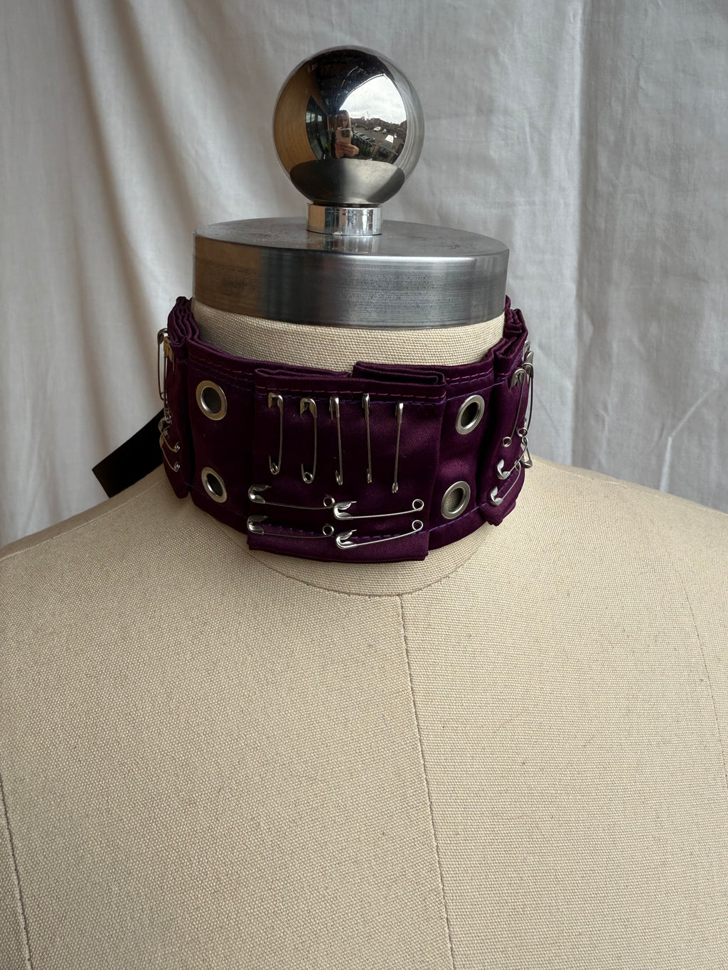 Safety pin Choker-PLUM