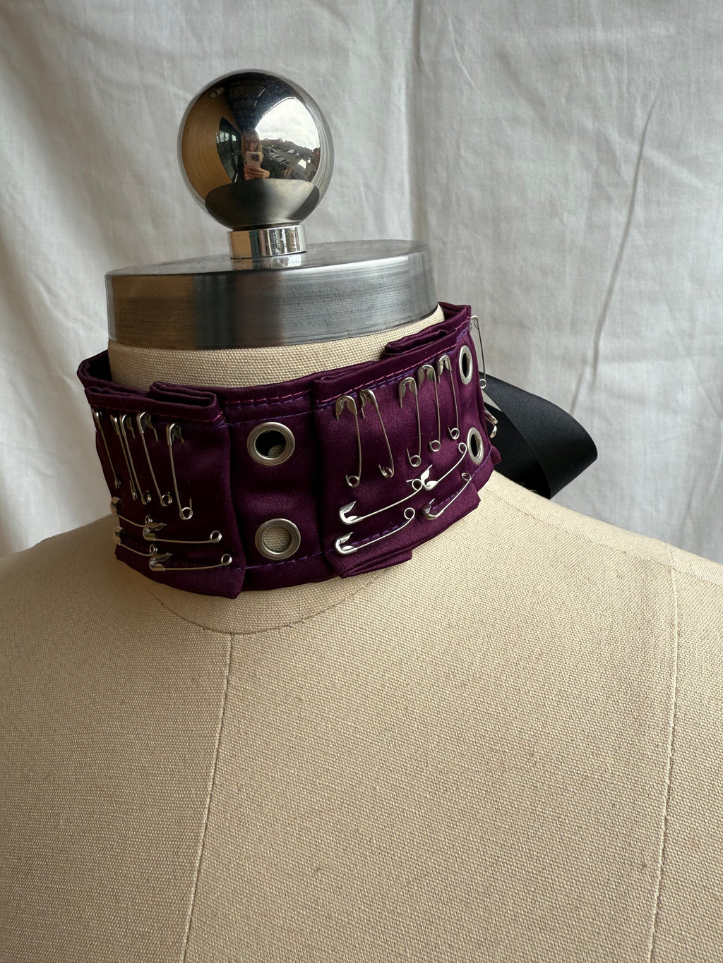 Safety pin Choker-PLUM