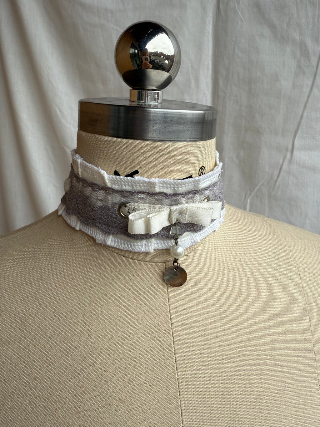 Frosted pearl Choker