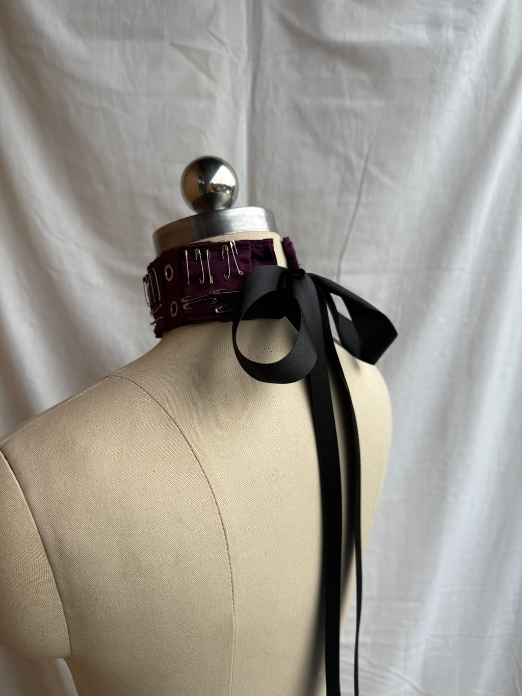 Safety pin Choker-PLUM